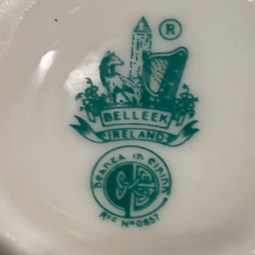 Belleek China tea cup and saucer, shell pattern, made in Ireland - Picture 5 of 5